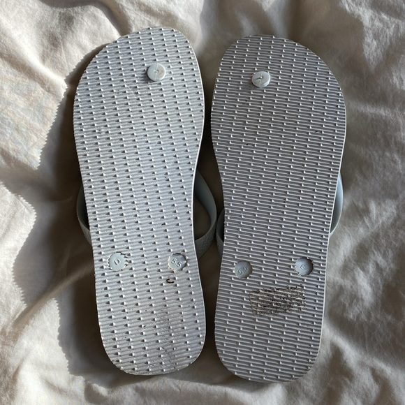 Havaianas Men’s White Sandals with Brazilian Flag - Picture 2 of 3